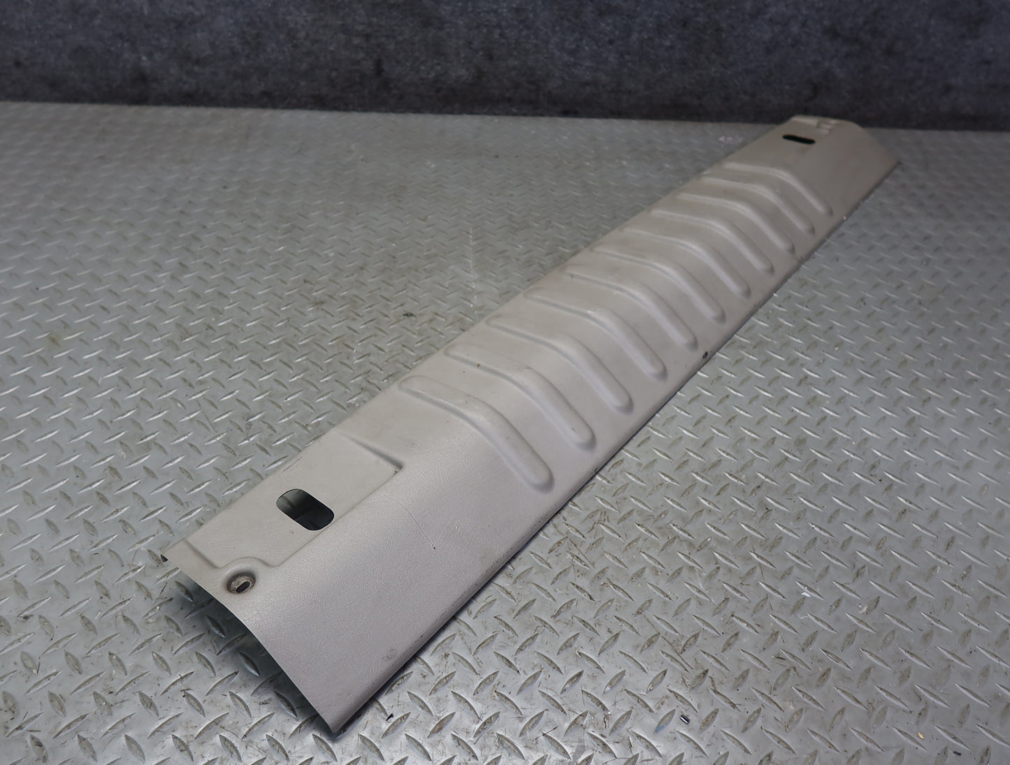 2003-2007 Hummer H2 Rear Trunk Tailgate Liftgate Scuff Sill Plate Trim Panel