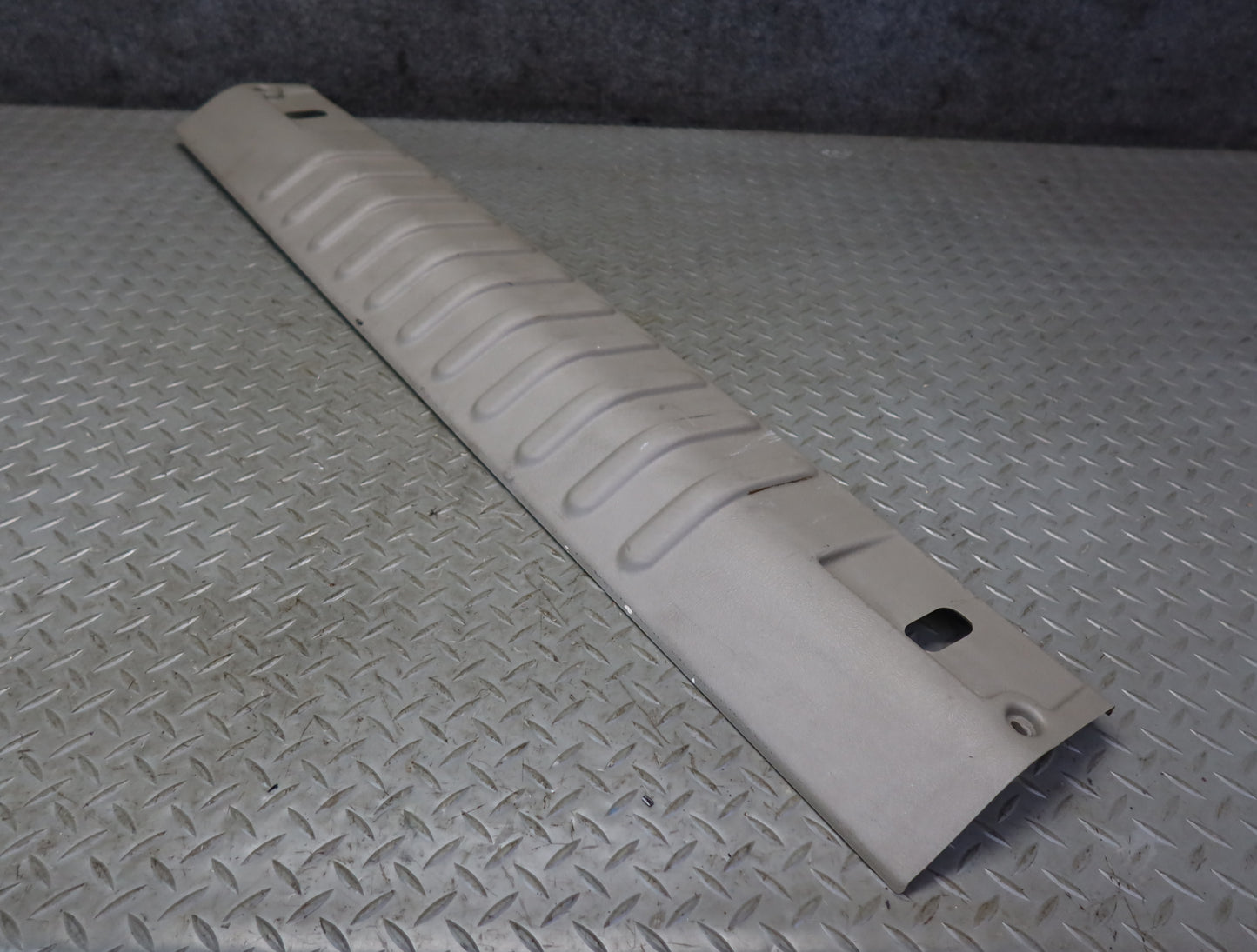 2003-2007 Hummer H2 Rear Trunk Tailgate Liftgate Scuff Sill Plate Trim Panel