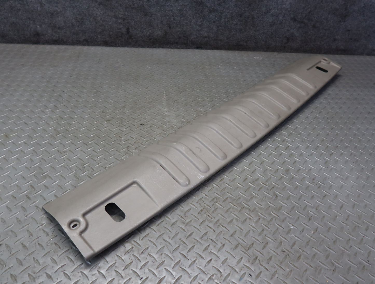 2003-2007 Hummer H2 Rear Trunk Tailgate Liftgate Scuff Sill Plate Trim Panel