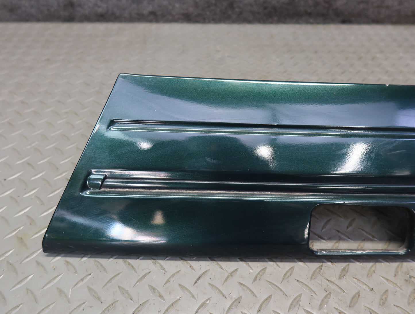 1996-1997 Lexus FZJ80L LX450 Rear Right Quarter Trim Panel Molding Green