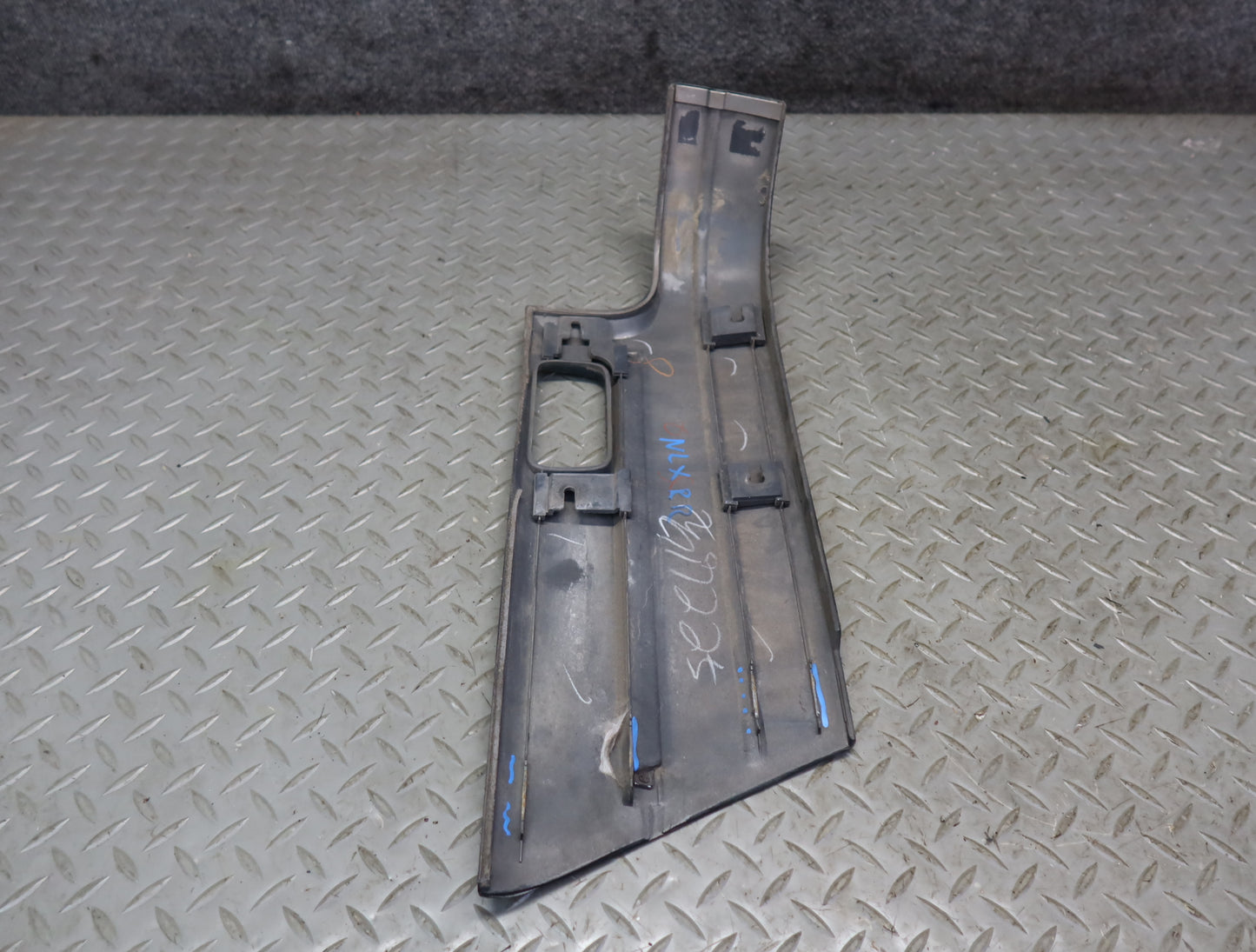 1996-1997 Lexus FZJ80L LX450 Rear Right Quarter Trim Panel Molding Green