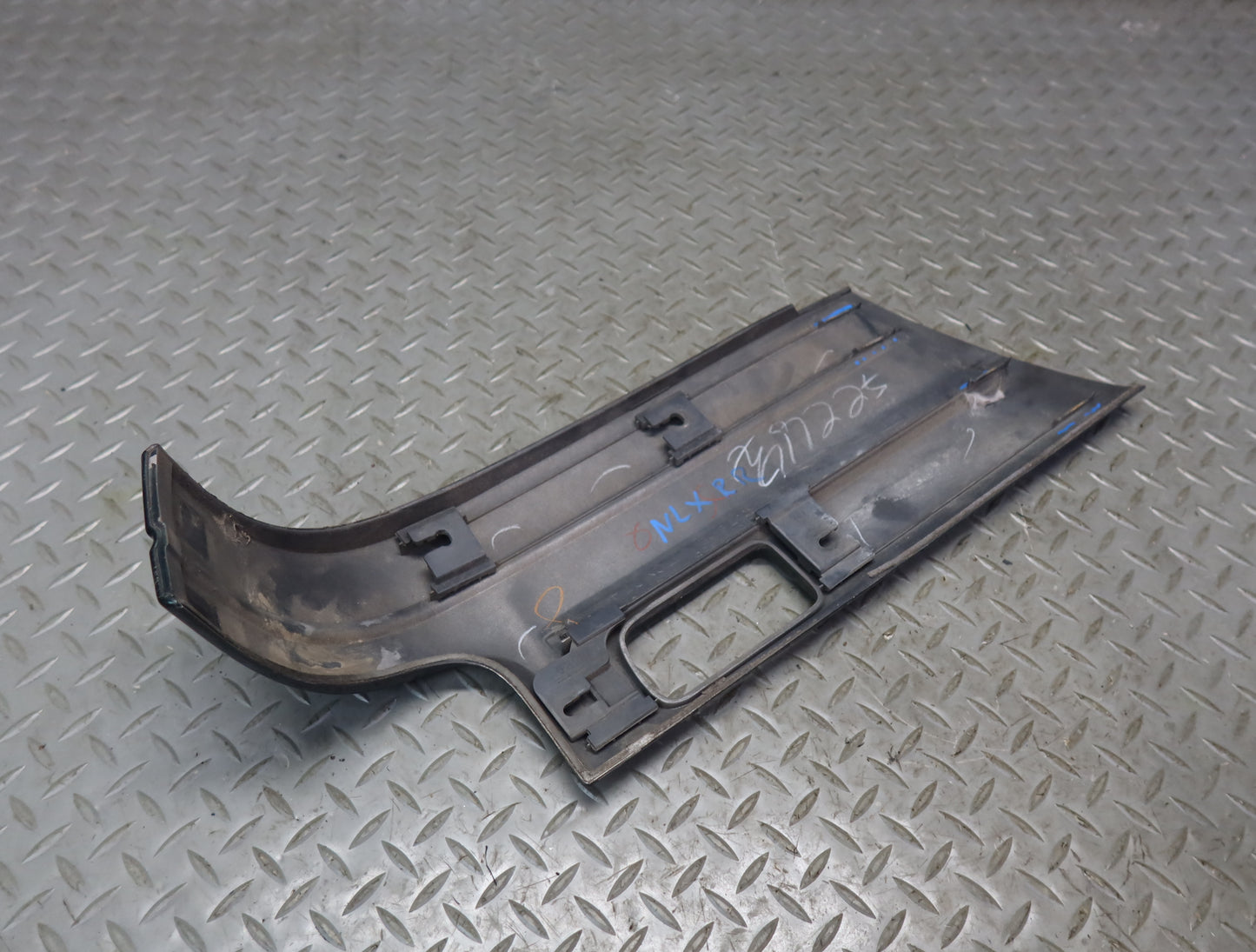 1996-1997 Lexus FZJ80L LX450 Rear Right Quarter Trim Panel Molding Green