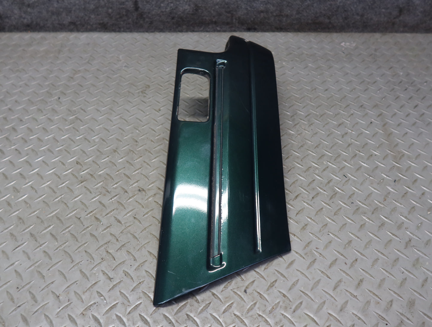 1996-1997 Lexus FZJ80L LX450 Rear Left Quarter Trim Panel Molding Green