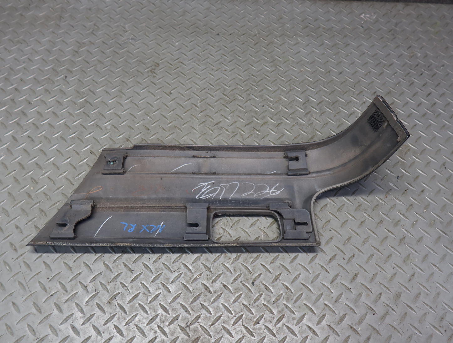 1996-1997 Lexus FZJ80L LX450 Rear Left Quarter Trim Panel Molding Green