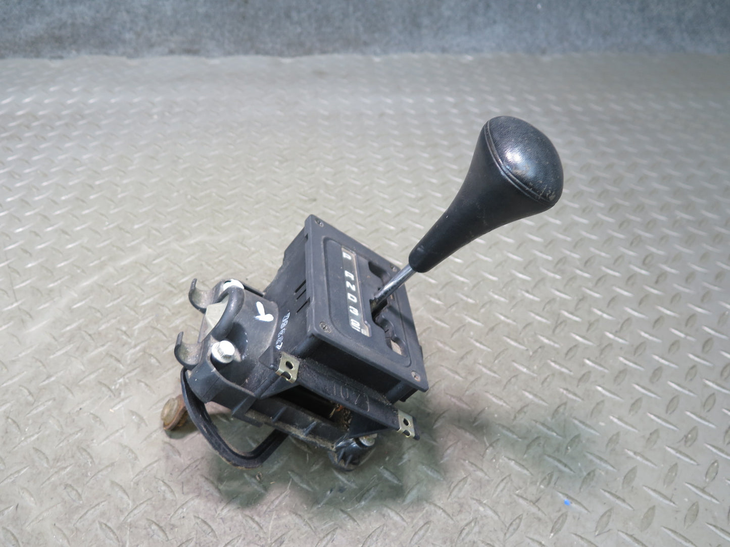 86-89 Mercedes R107 560SL A/T Automatic Transmission Shifter Selector OEM