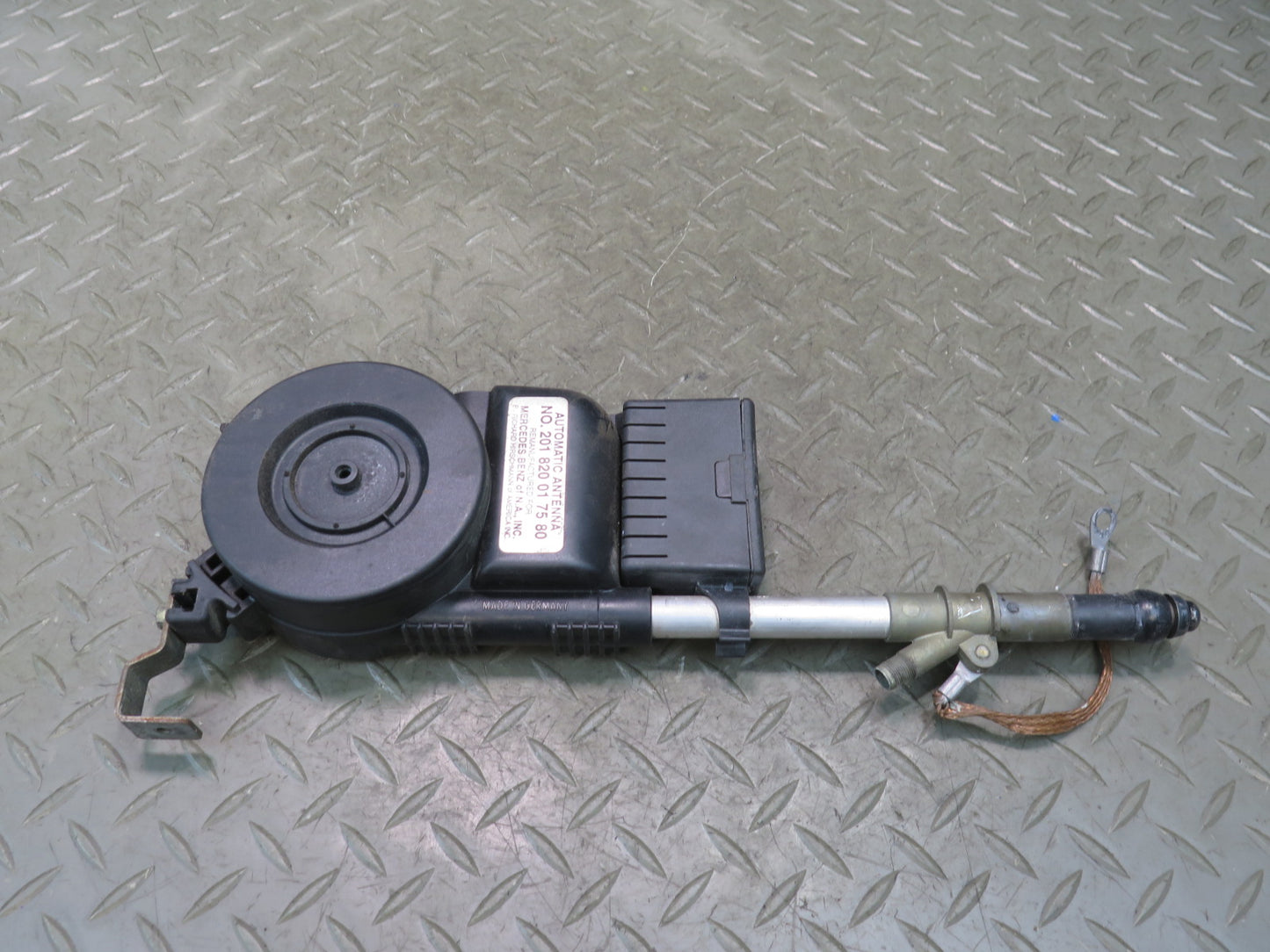 86-89 Mercedes R107 560SL Radio Power Antenna Assembly OEM