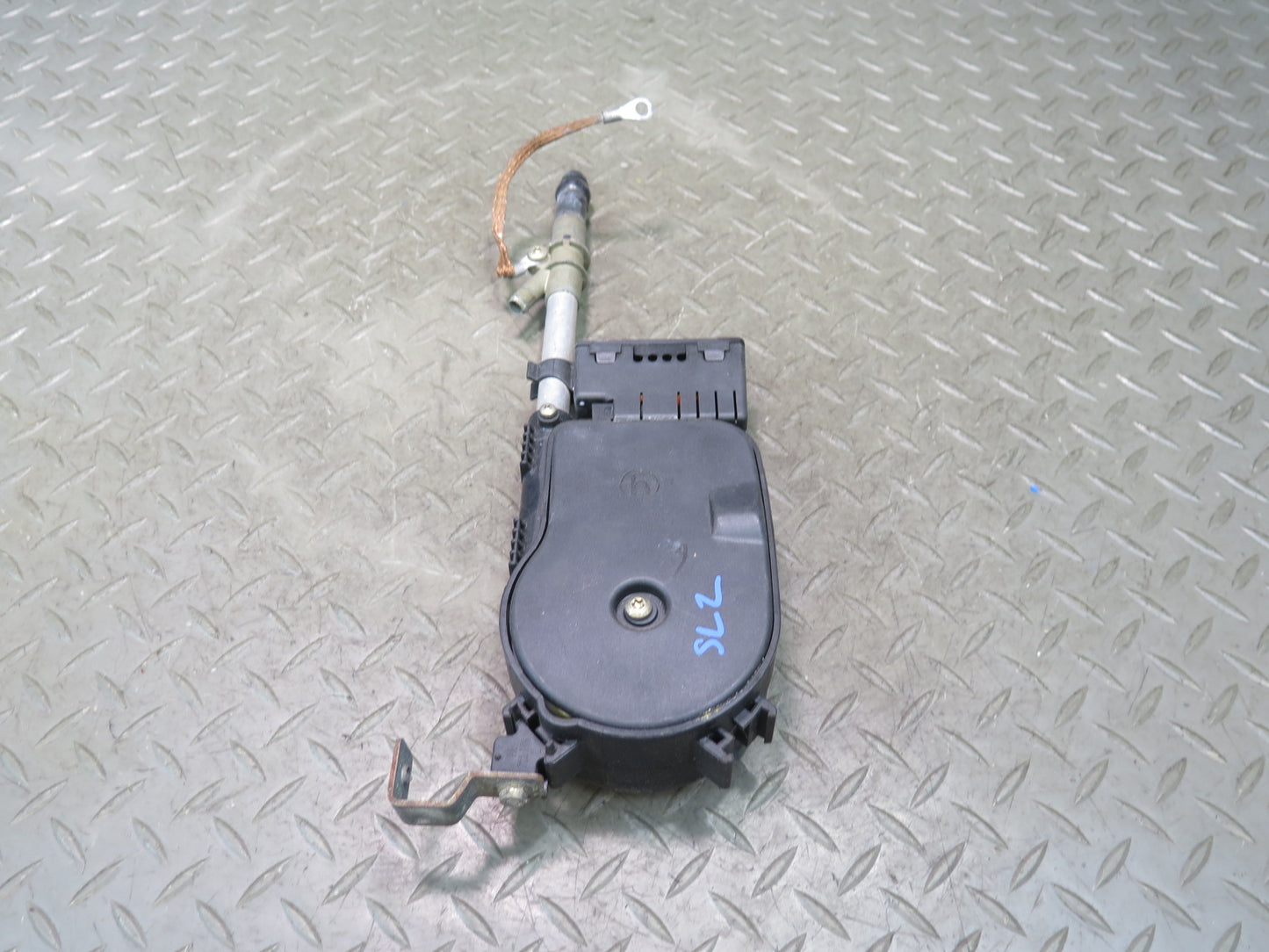 86-89 Mercedes R107 560SL Radio Power Antenna Assembly OEM