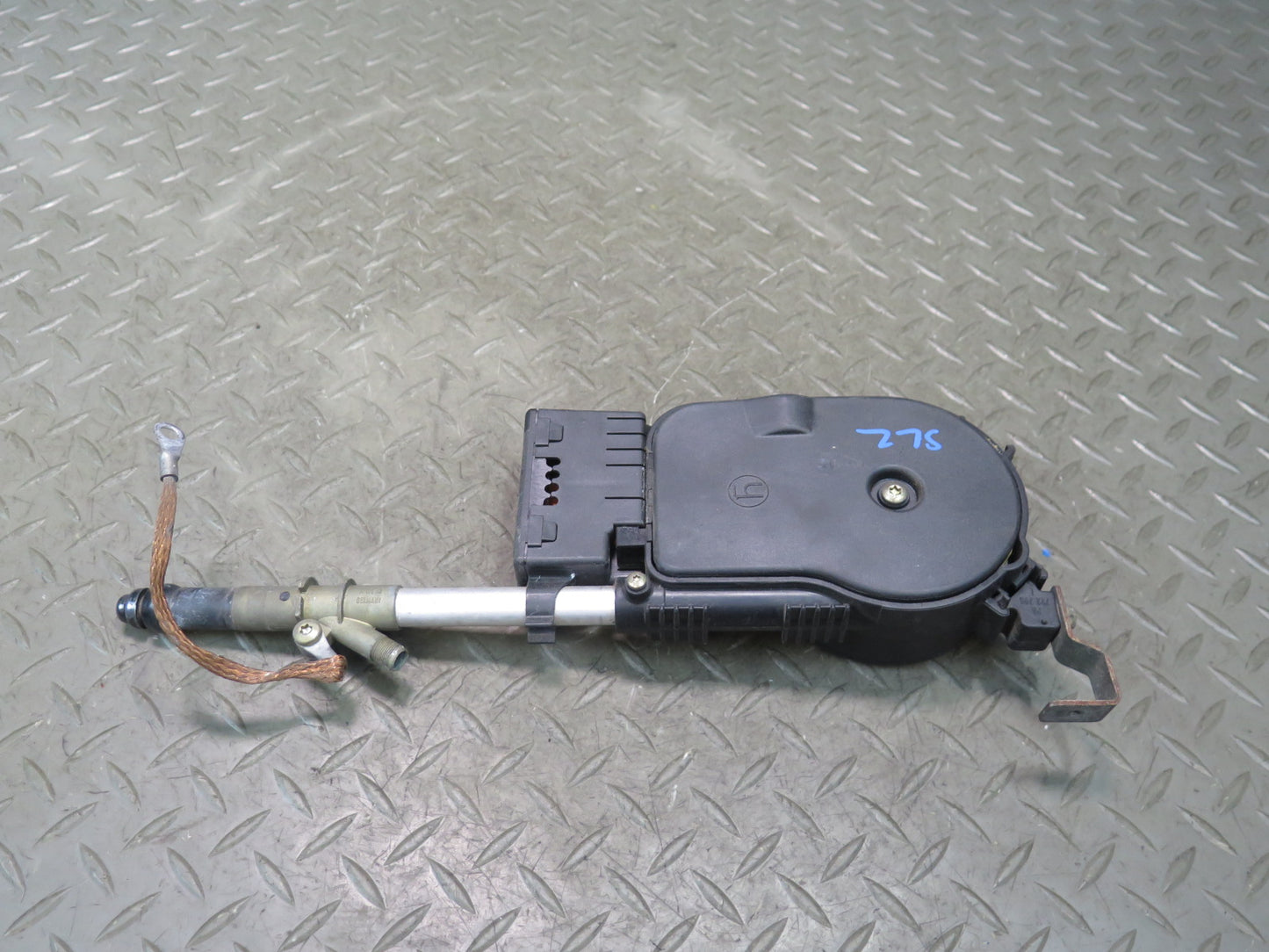 86-89 Mercedes R107 560SL Radio Power Antenna Assembly OEM