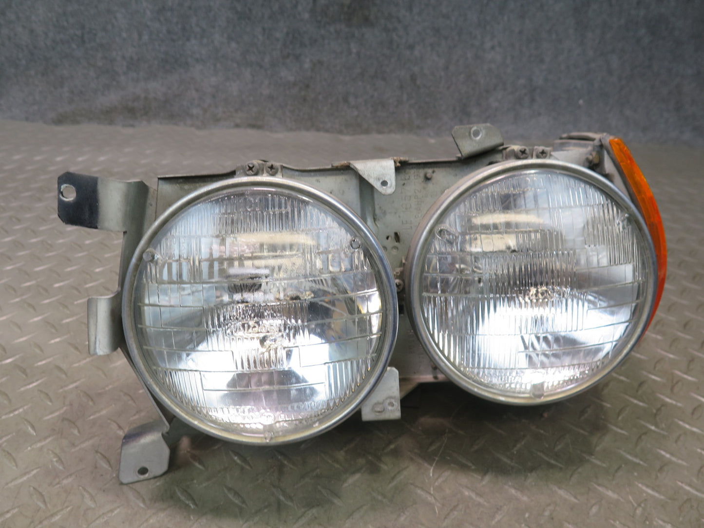 86-89 Mercedes R107 560SL Front Left Halogen Headlight Lamp OEM