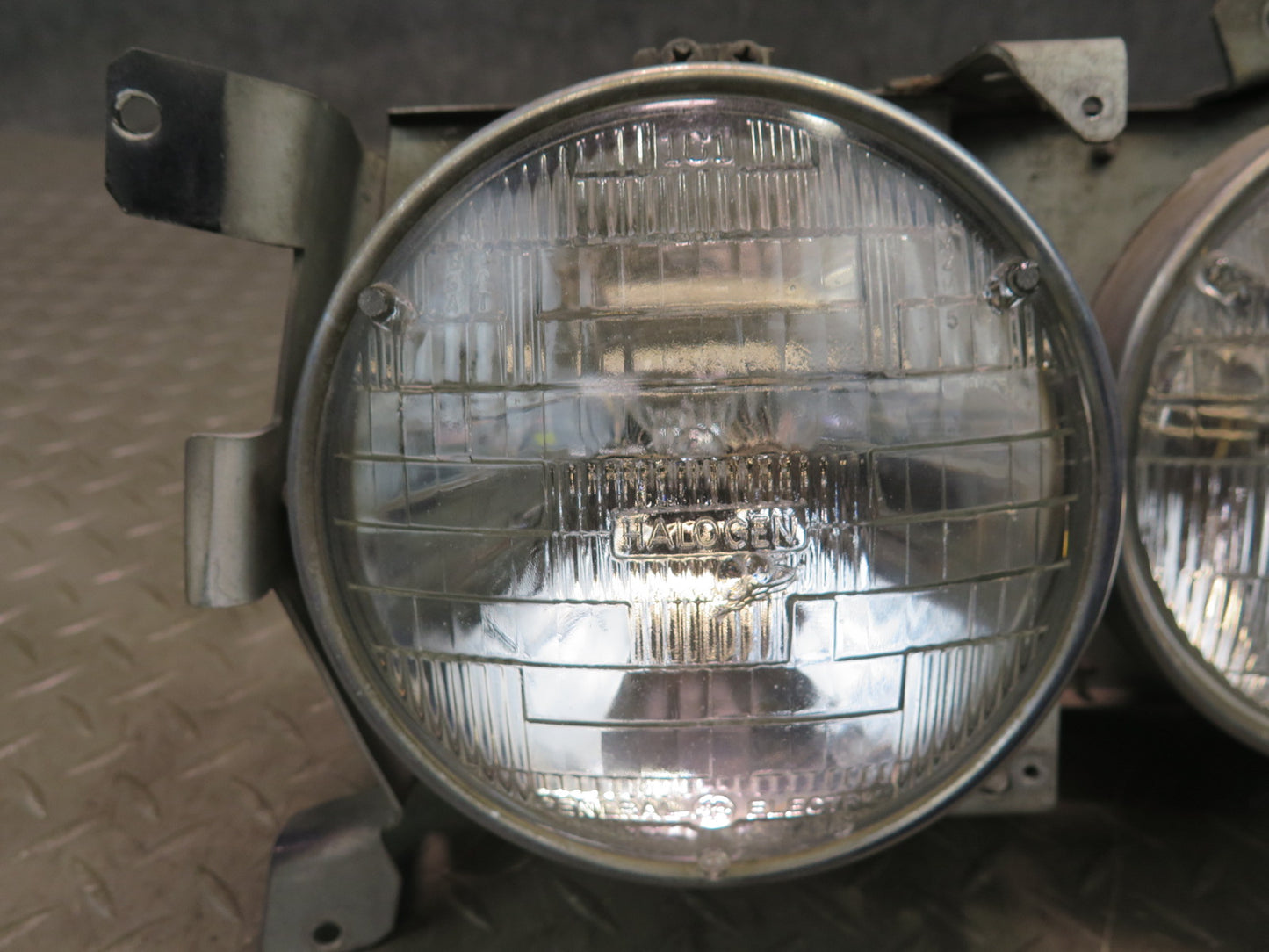 86-89 Mercedes R107 560SL Front Left Halogen Headlight Lamp OEM