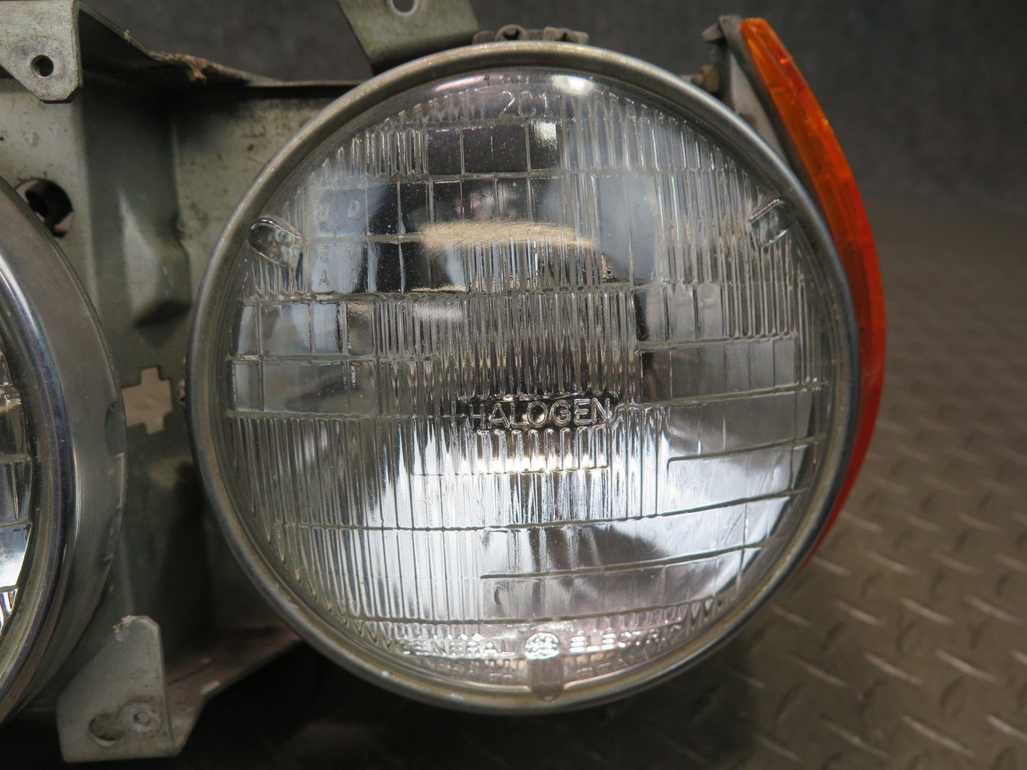 86-89 Mercedes R107 560SL Front Left Halogen Headlight Lamp OEM
