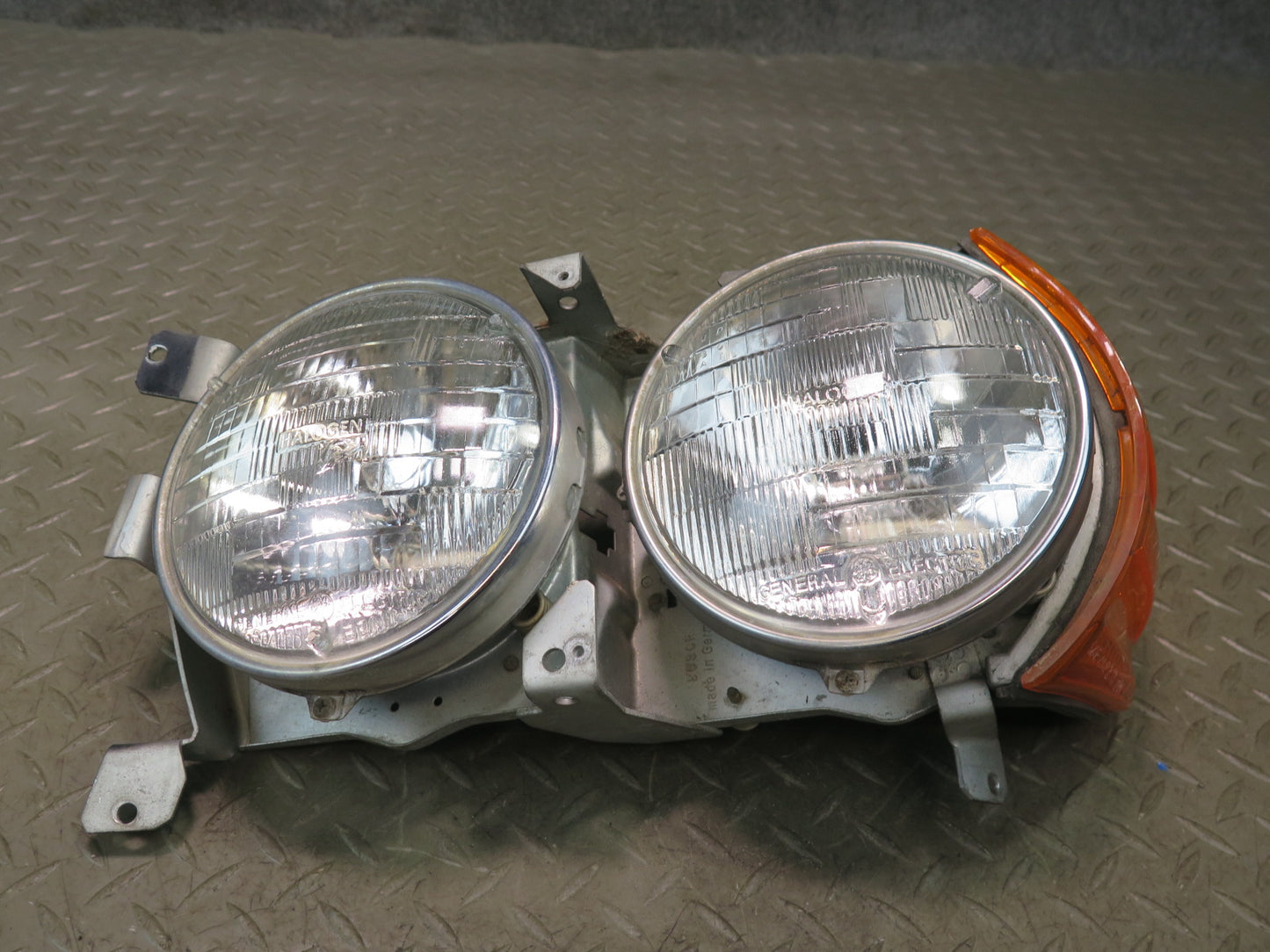 86-89 Mercedes R107 560SL Front Left Halogen Headlight Lamp OEM