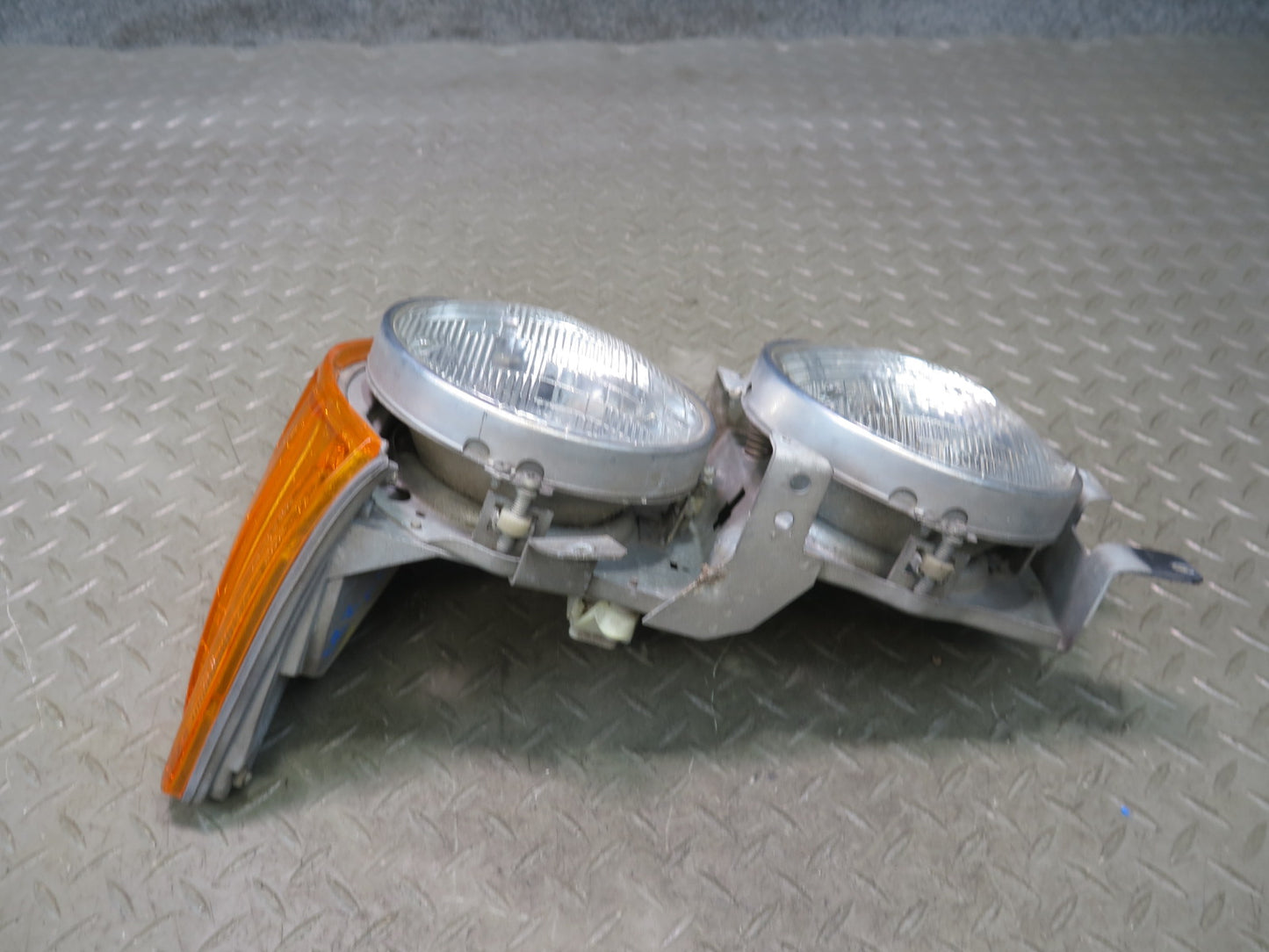 86-89 Mercedes R107 560SL Front Left Halogen Headlight Lamp OEM