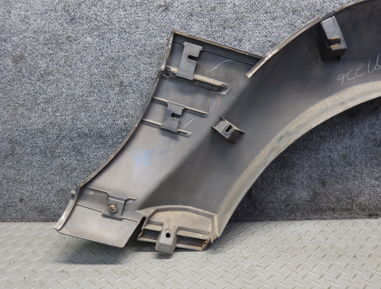 96-97 Lexus FZJ80L LX450 Front Left Fender Wheel Arch Molding Panel Defected