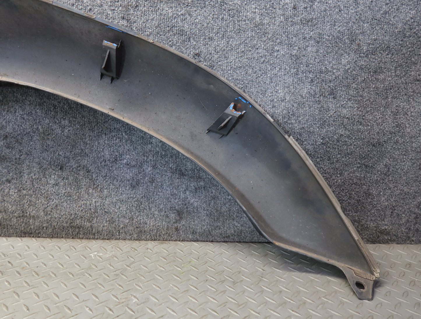 96-97 Lexus FZJ80L LX450 Front Left Fender Wheel Arch Molding Panel Defected