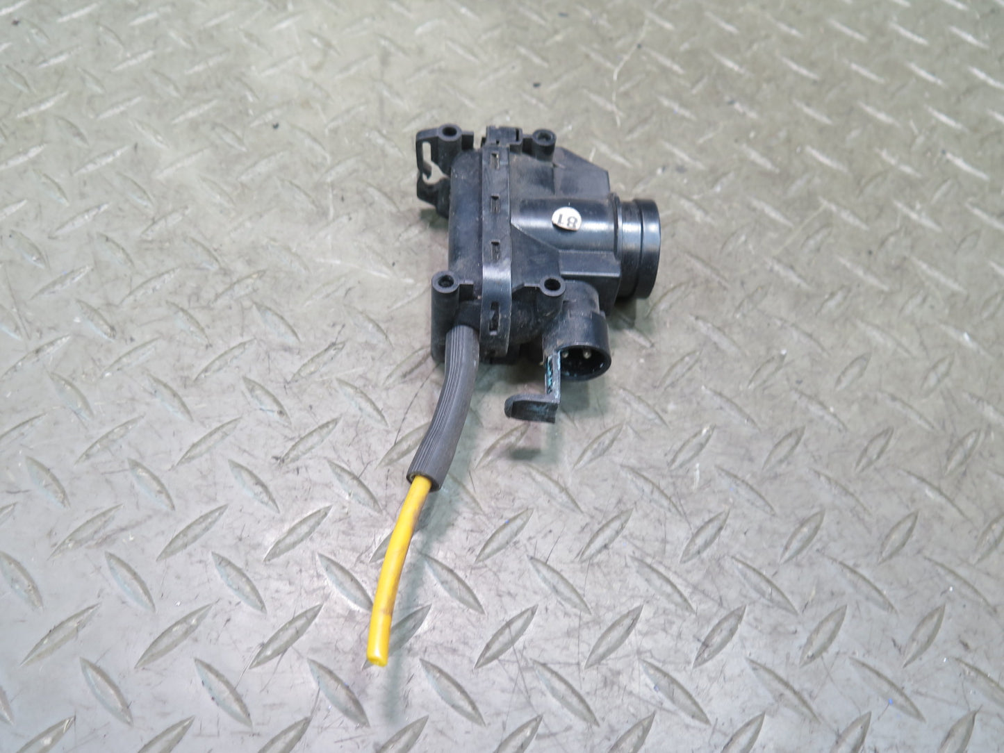 86-89 Mercedes R107 560SL Front Left Driver Door Lock Vacuum Actuator OEM