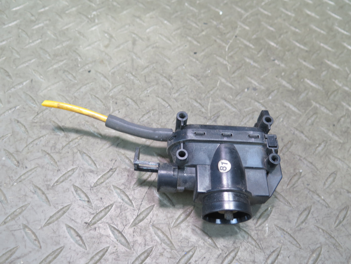 86-89 Mercedes R107 560SL Front Left Driver Door Lock Vacuum Actuator OEM