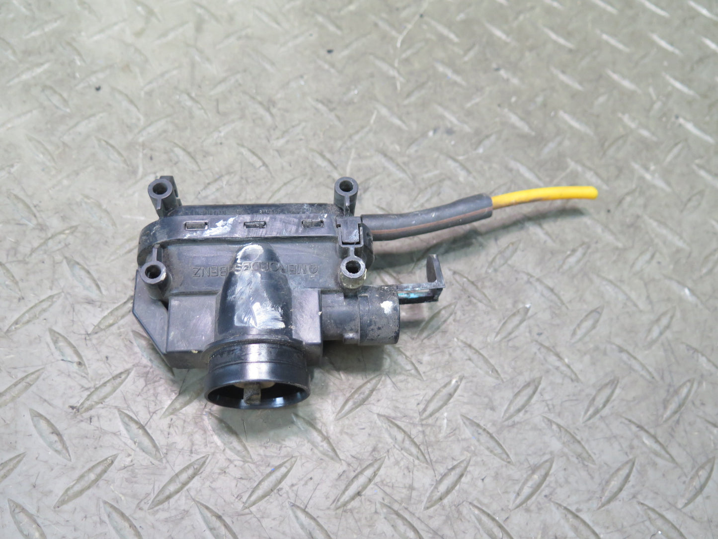 86-89 Mercedes R107 560SL Front Left Driver Door Lock Vacuum Actuator OEM