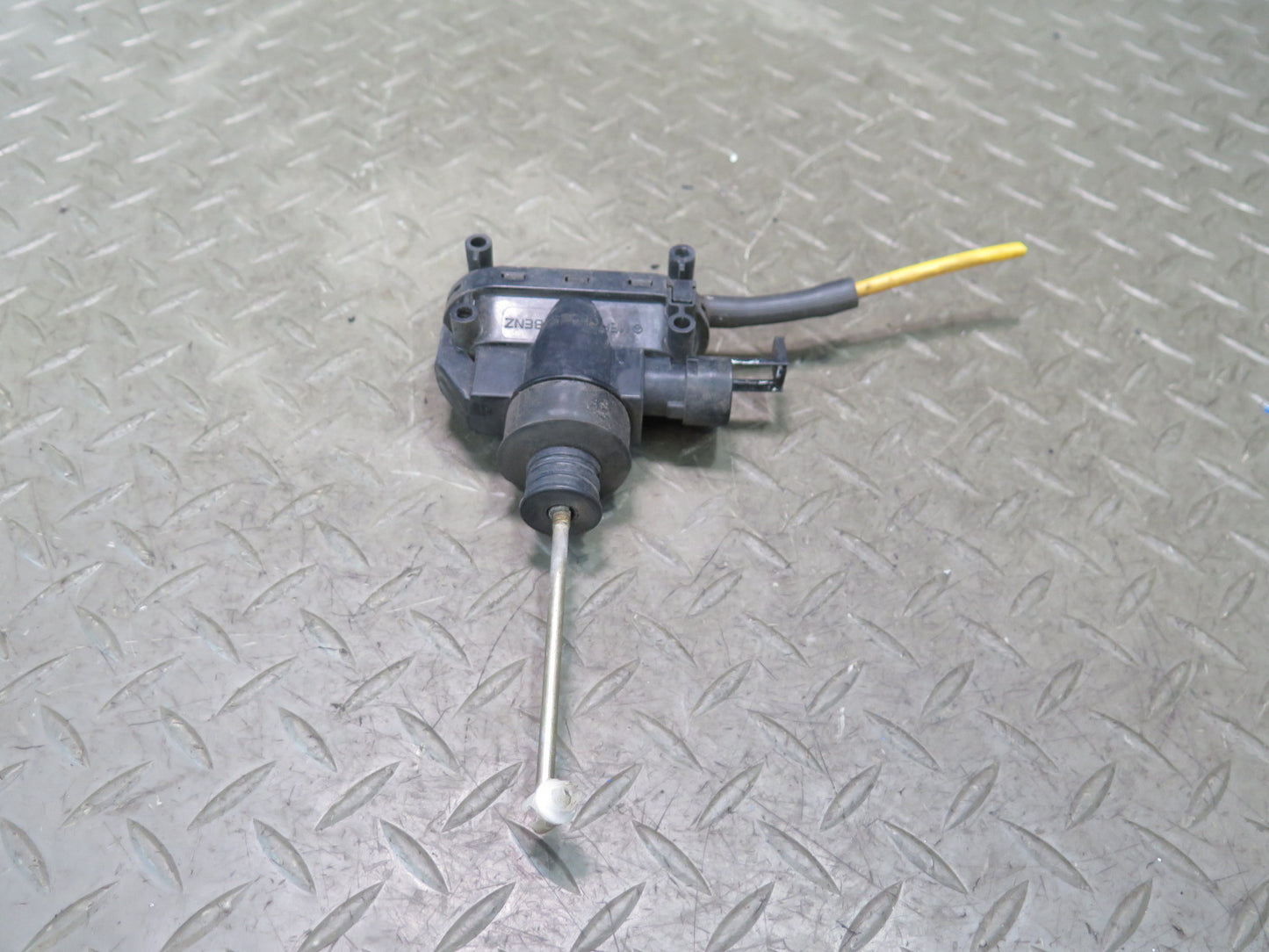 86-89 Mercedes R107 560SL Front Right Passenger Door Lock Vacuum Actuator OEM