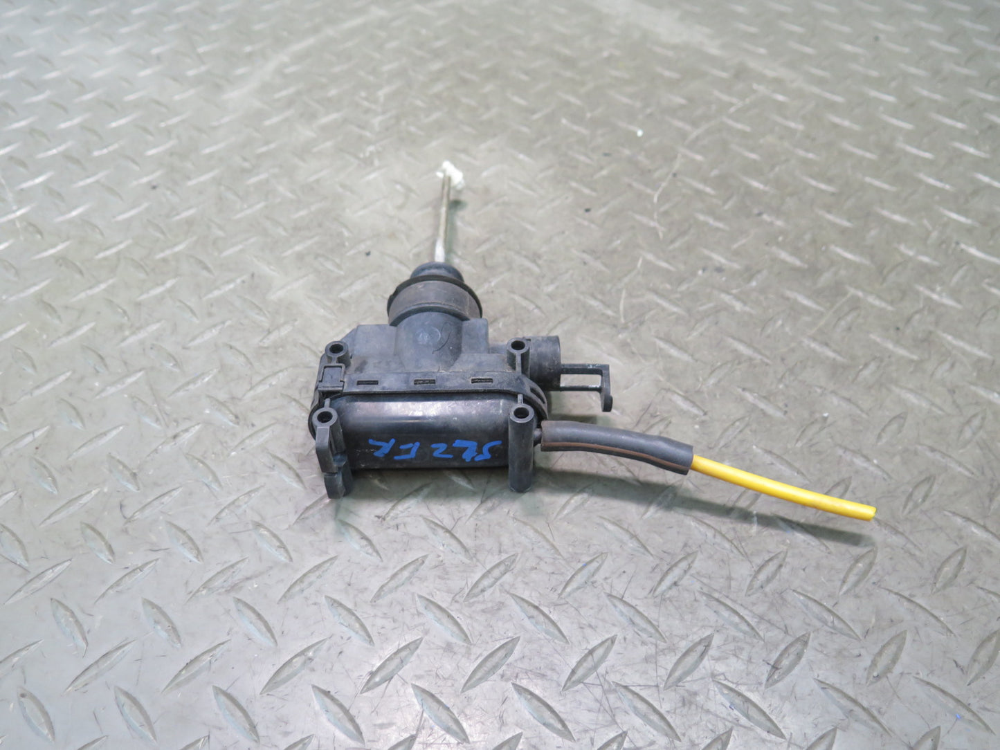 86-89 Mercedes R107 560SL Front Right Passenger Door Lock Vacuum Actuator OEM
