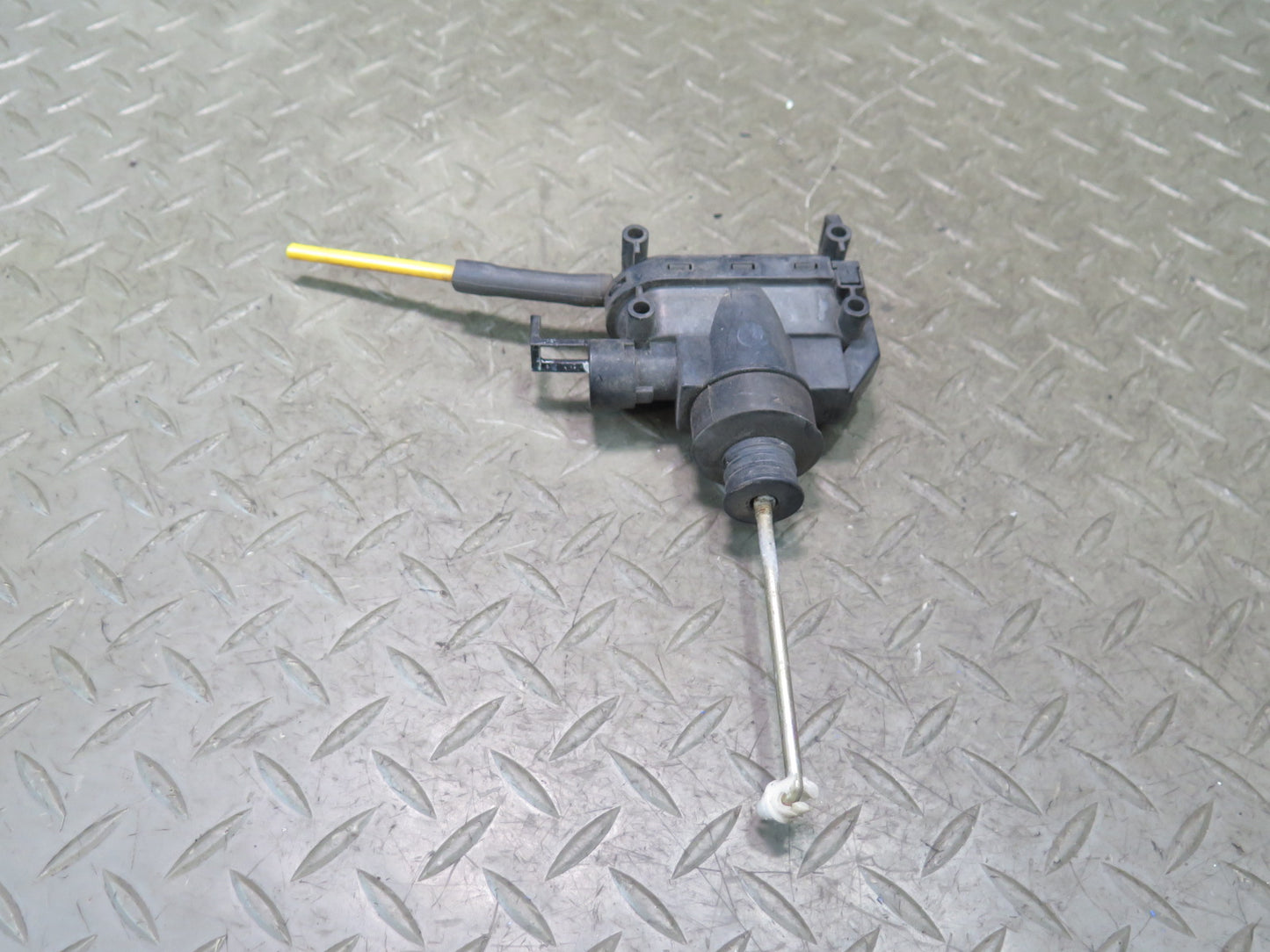 86-89 Mercedes R107 560SL Front Right Passenger Door Lock Vacuum Actuator OEM