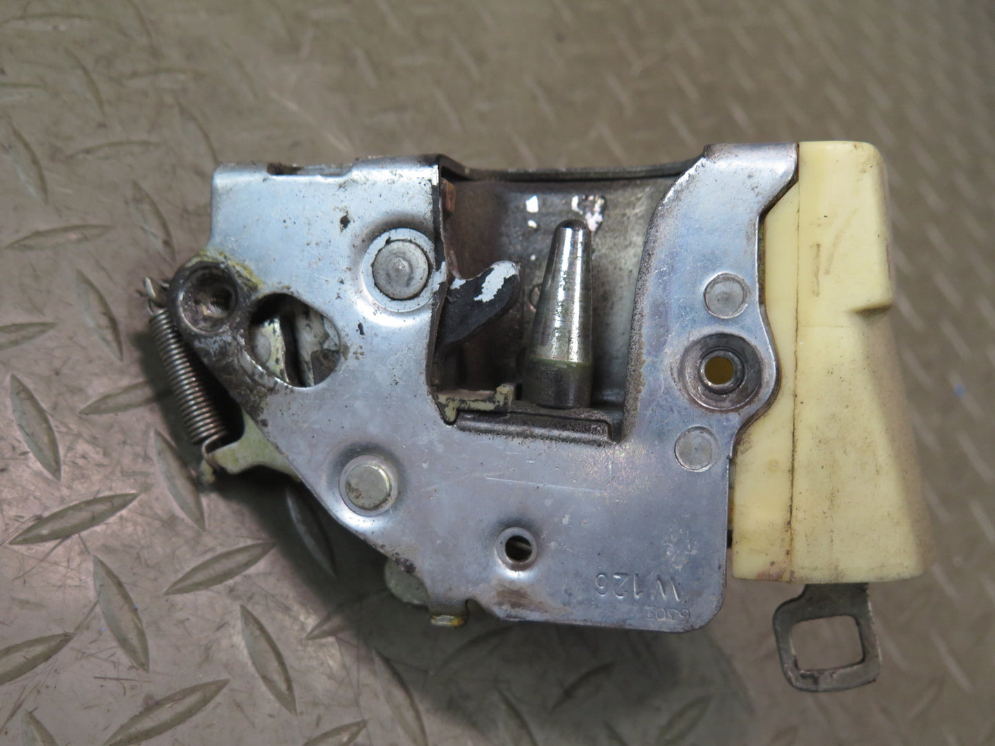 86-89 Mercedes R107 560SL Front Right Passenger Door Lock Latch OEM