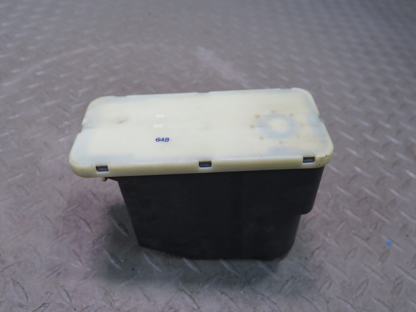 86-89 Mercedes R107 560SL Central Door Locking Vacuum Pump w Box OEM