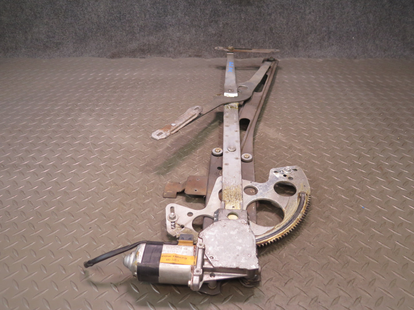 86-89 Mercedes R107 560SL Front Right Passenger Door Window Regulator Motor OEM