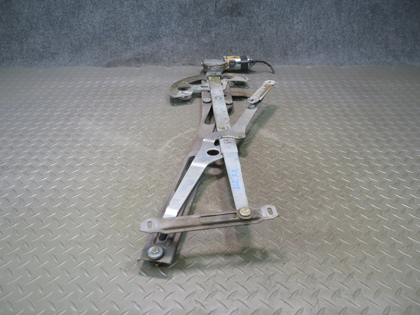 86-89 Mercedes R107 560SL Front Right Passenger Door Window Regulator Motor OEM