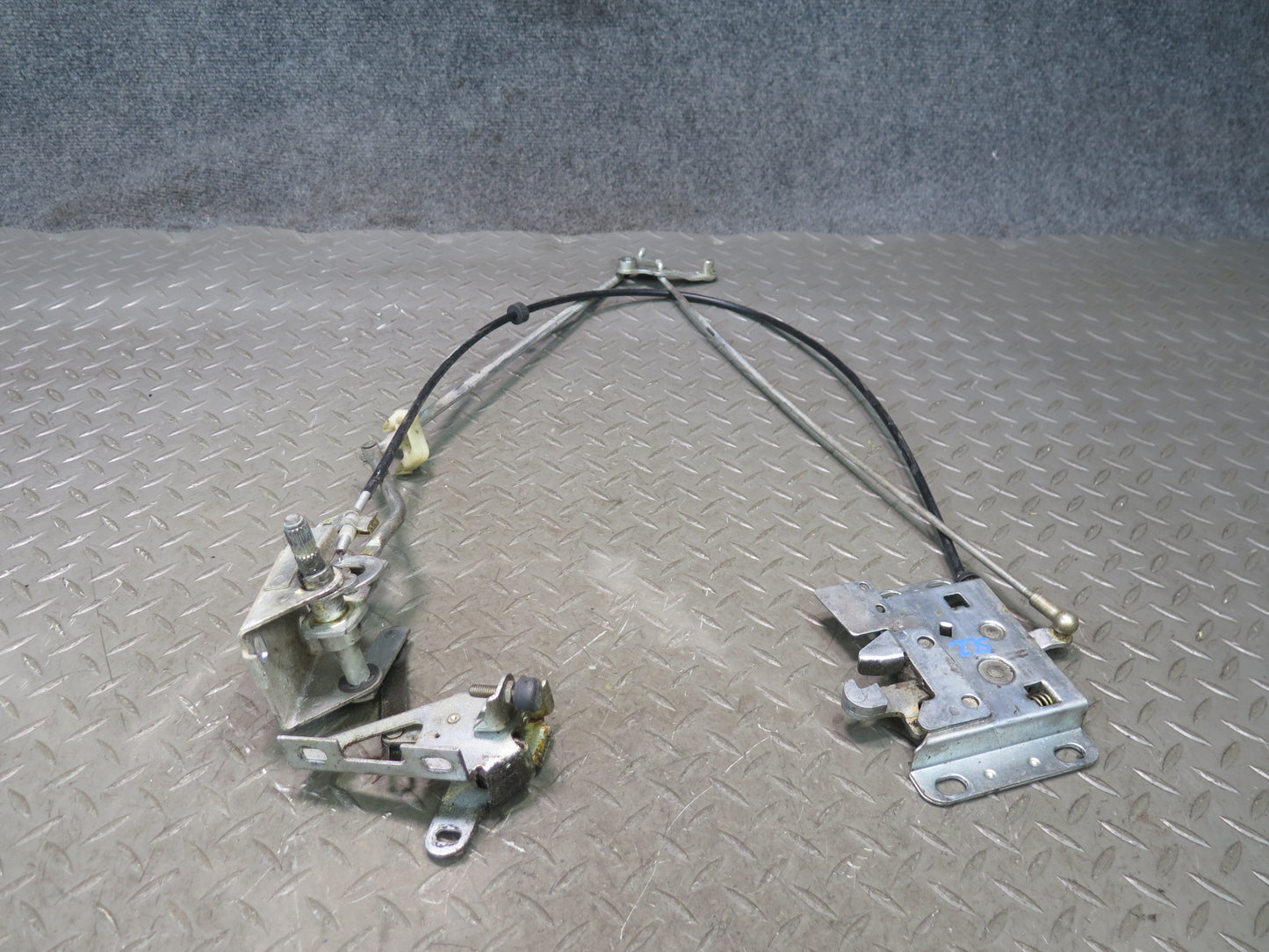 86-89 Mercedes R107 560SL Convertible Soft TOP Roof Lock Latch Cable Set OEM