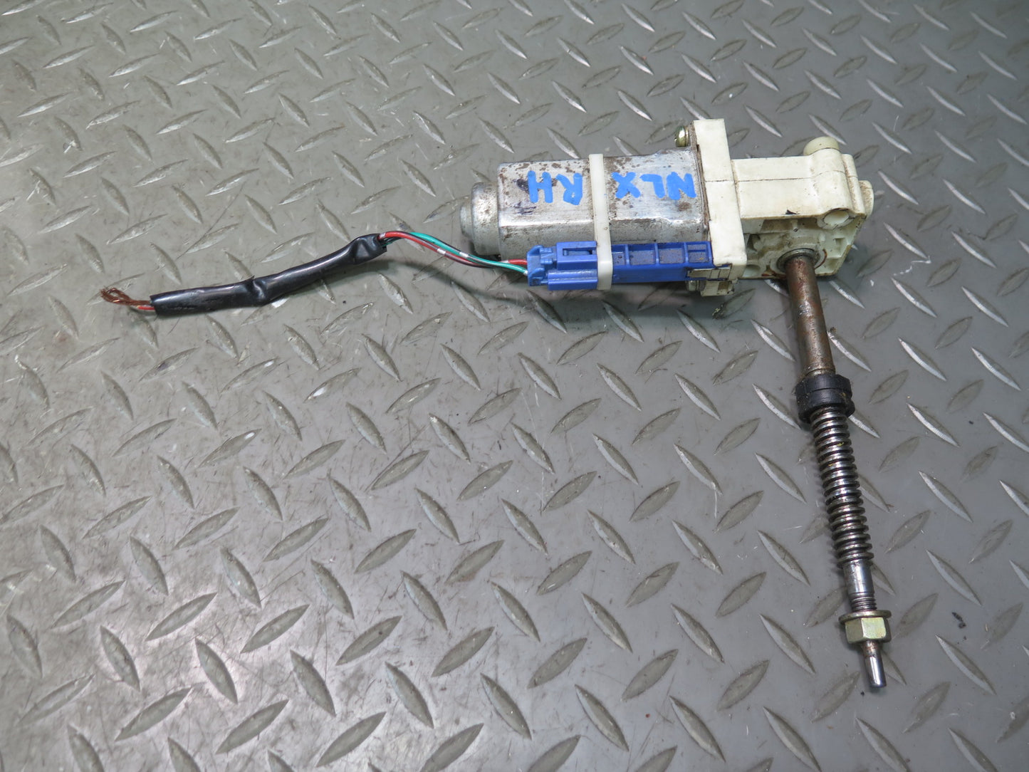 1996-1997 Lexus FZJ80L LX450 Front Right Seat Adjust Control Motor Set