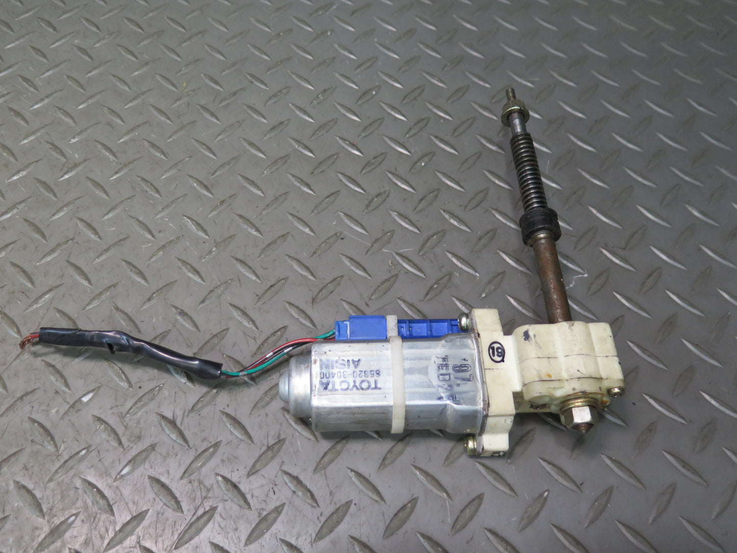 1996-1997 Lexus FZJ80L LX450 Front Right Seat Adjust Control Motor Set
