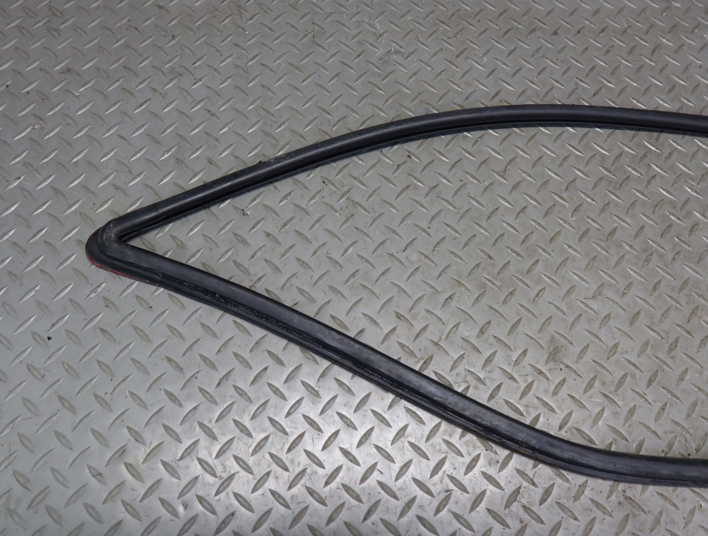1984-1991 Porsche 928 Rear Right Quarter Window Weatherstrip Surround Seal Trim
