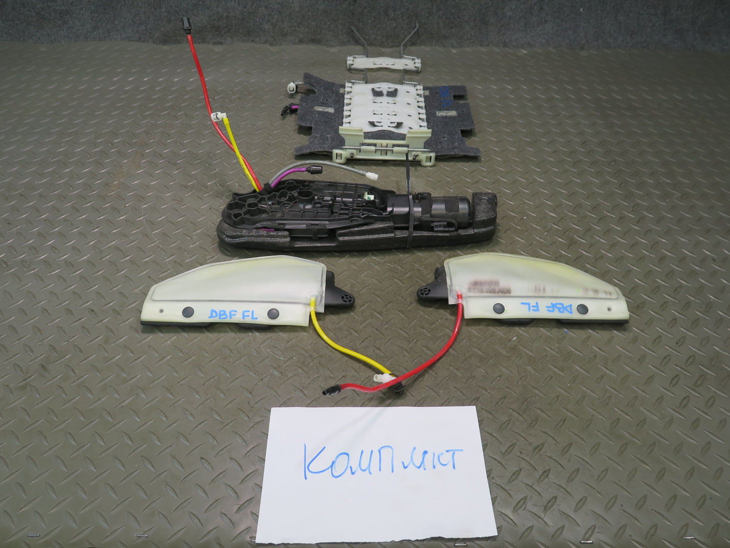 2015-2020 BMW F82 M4 Front Right Seat Lumbar Support Pump Lordosis Pad Set