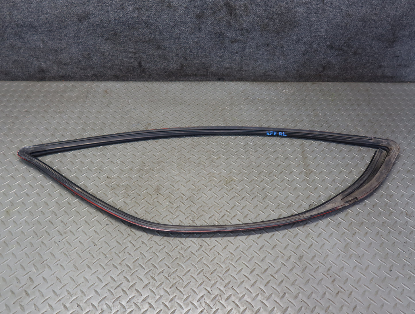 1984-1991 Porsche 928 Rear Left Quarter Window Weatherstrip Surround Seal Trim