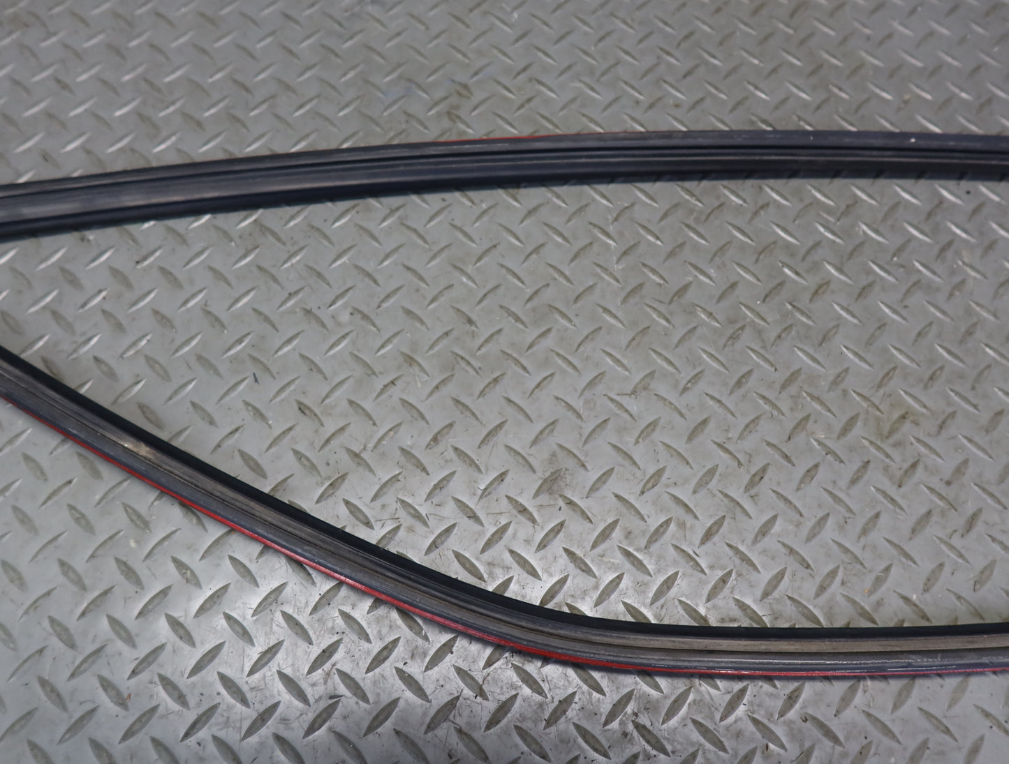 1984-1991 Porsche 928 Rear Left Quarter Window Weatherstrip Surround Seal Trim