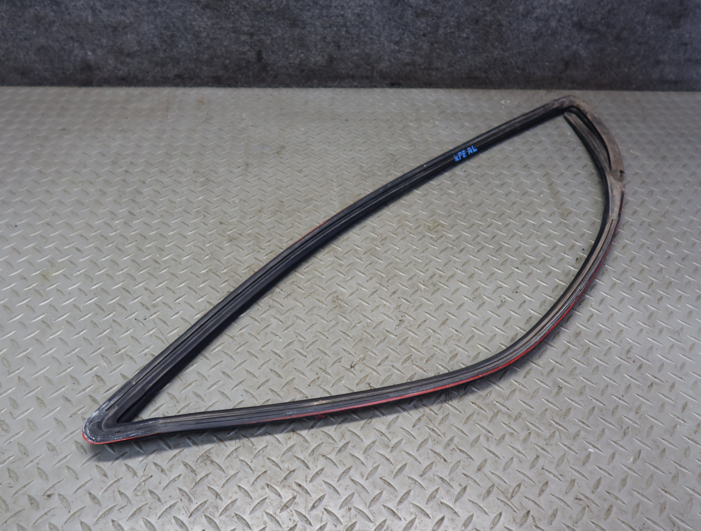 1984-1991 Porsche 928 Rear Left Quarter Window Weatherstrip Surround Seal Trim
