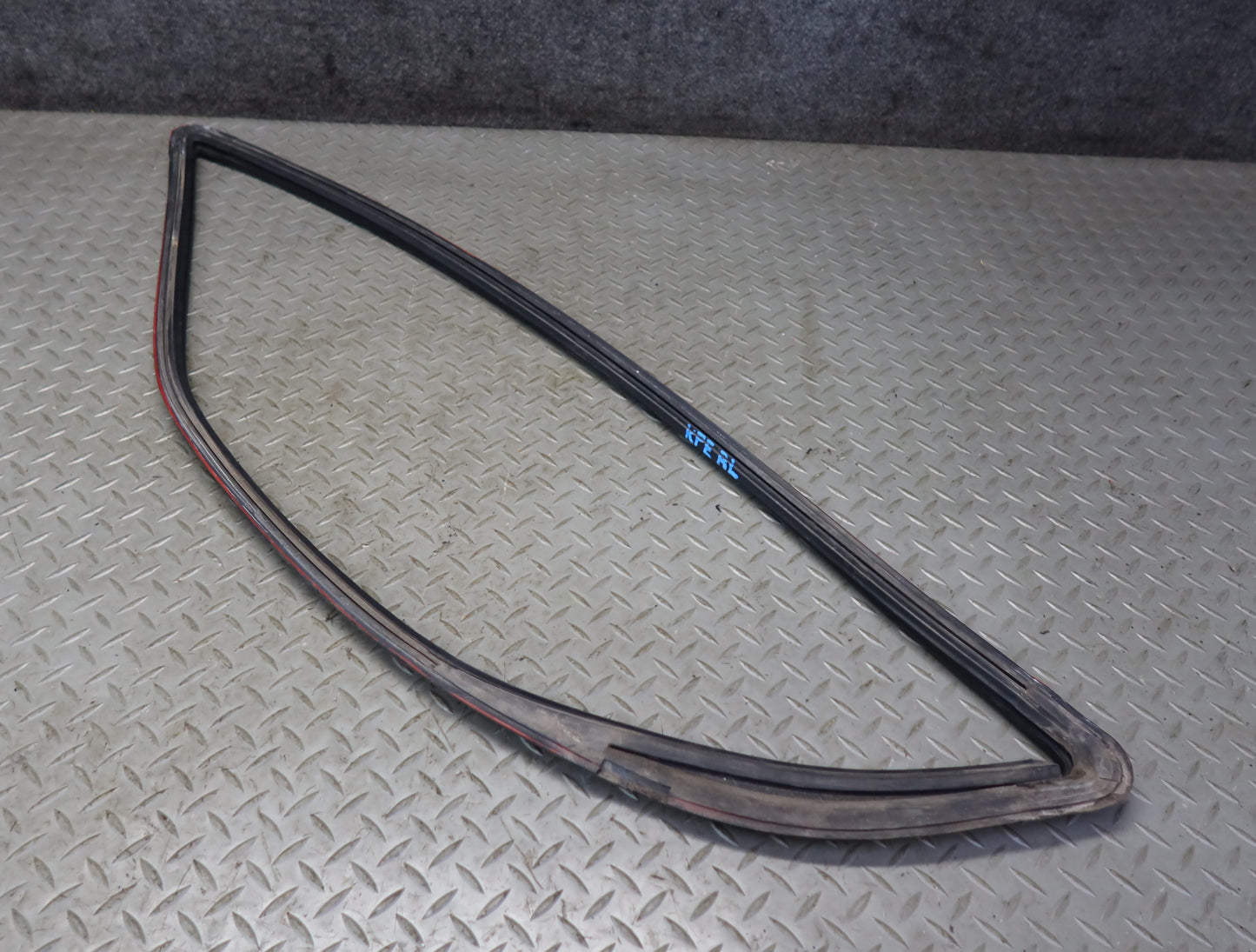 1984-1991 Porsche 928 Rear Left Quarter Window Weatherstrip Surround Seal Trim
