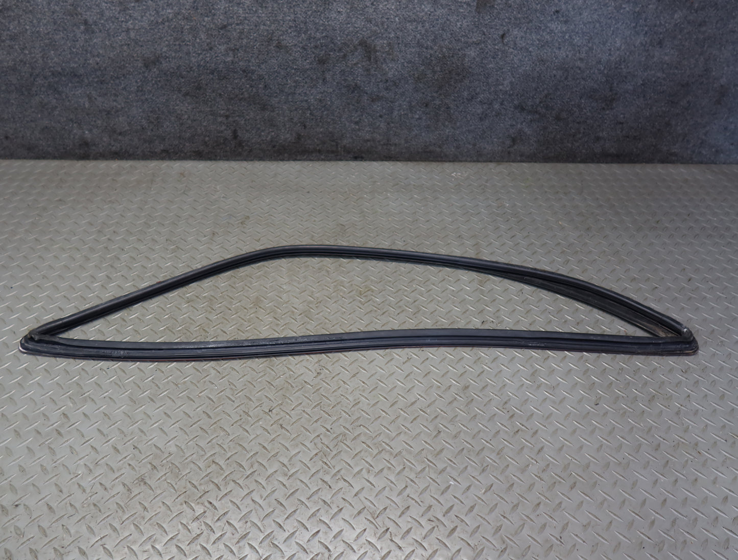 1984-1991 Porsche 928 Rear Left Quarter Window Weatherstrip Surround Seal Trim