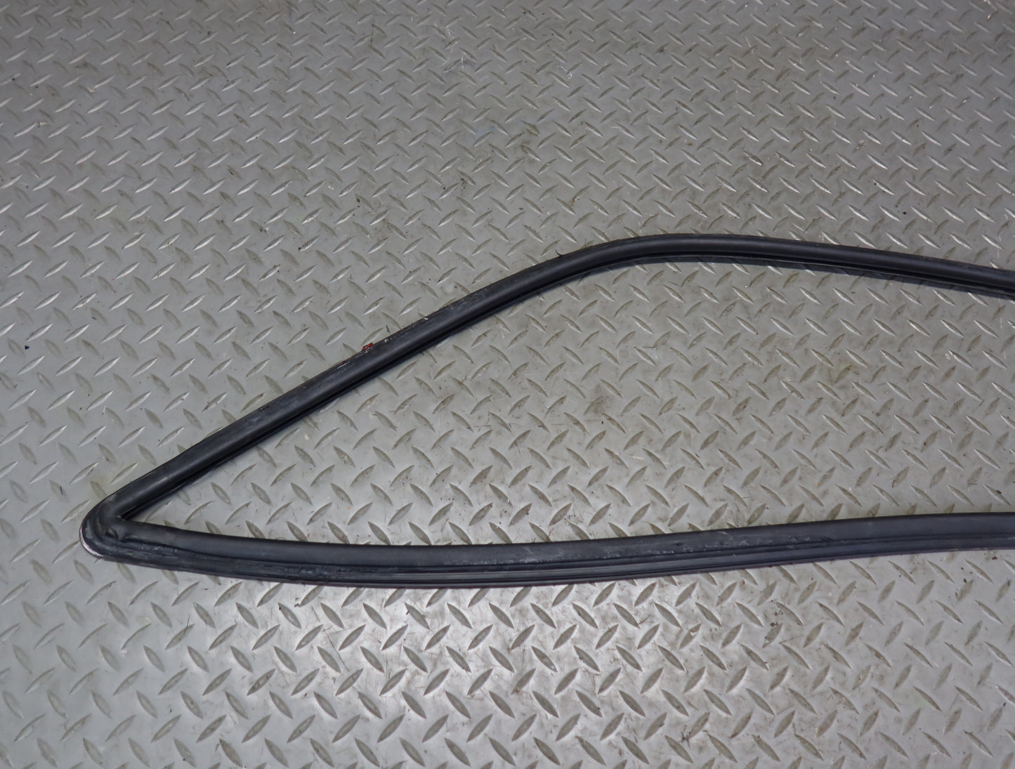 1984-1991 Porsche 928 Rear Left Quarter Window Weatherstrip Surround Seal Trim