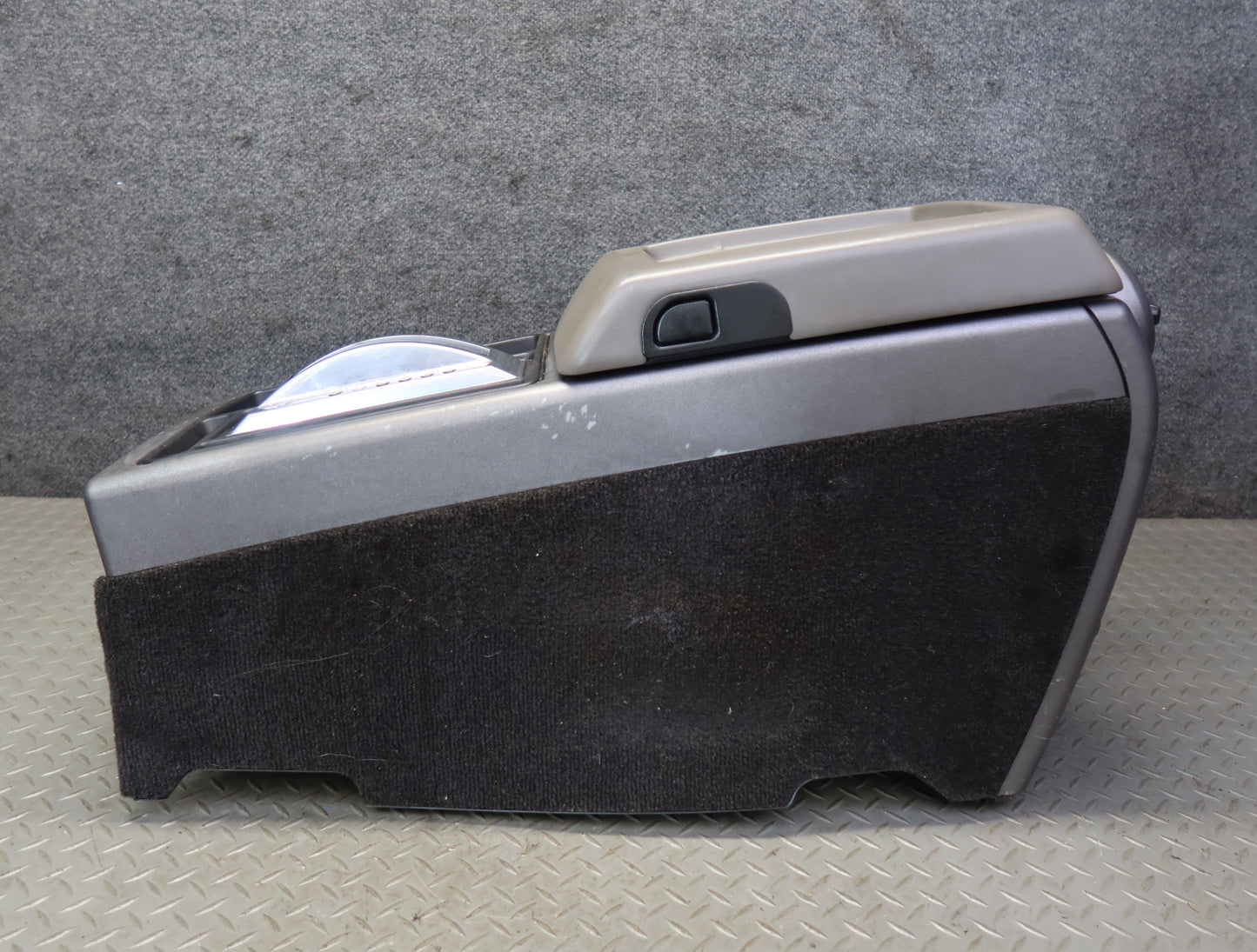 2003-2006 Hummer H2 Front Center Console Shifter Trim Cover Panel w Armrest