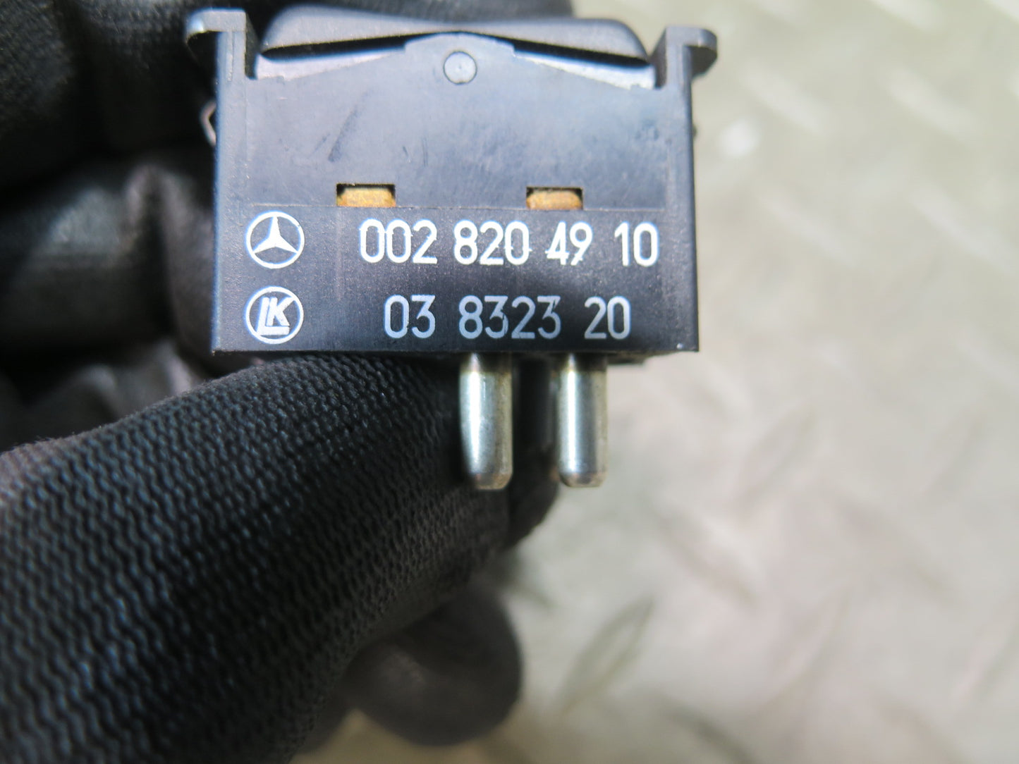 86-89 Mercedes R107 560SL Dashboard Dome Interior Light Switch 0028204910 OEM