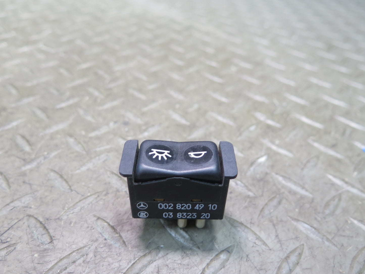 86-89 Mercedes R107 560SL Dashboard Dome Interior Light Switch 0028204910 OEM