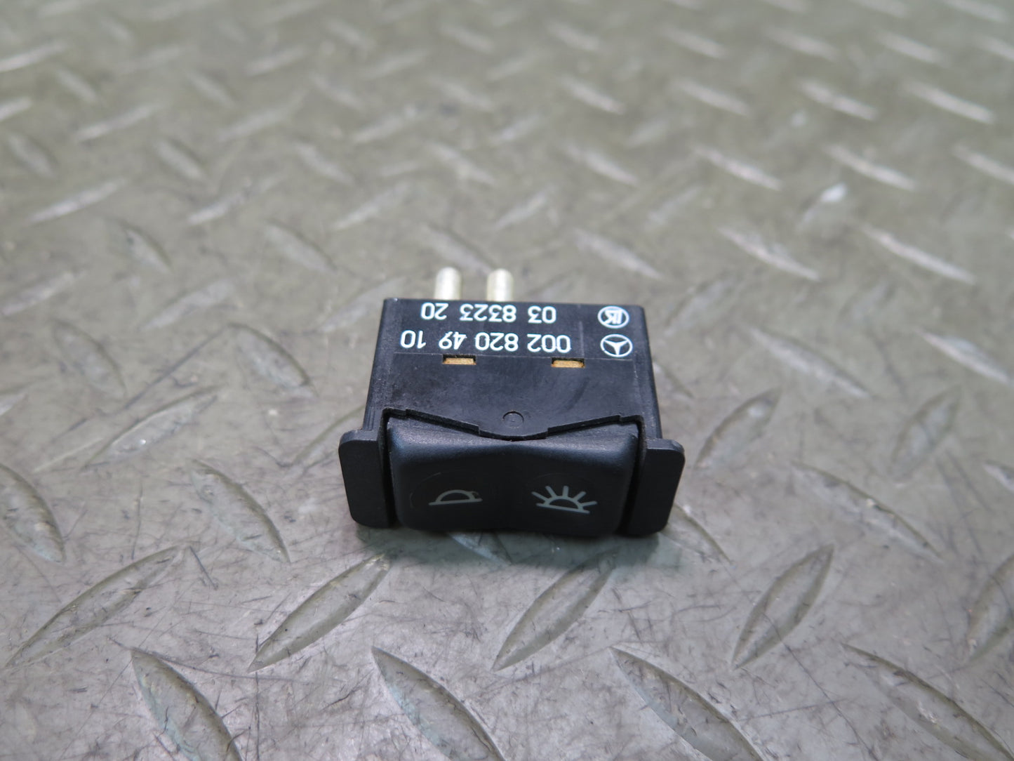 86-89 Mercedes R107 560SL Dashboard Dome Interior Light Switch 0028204910 OEM