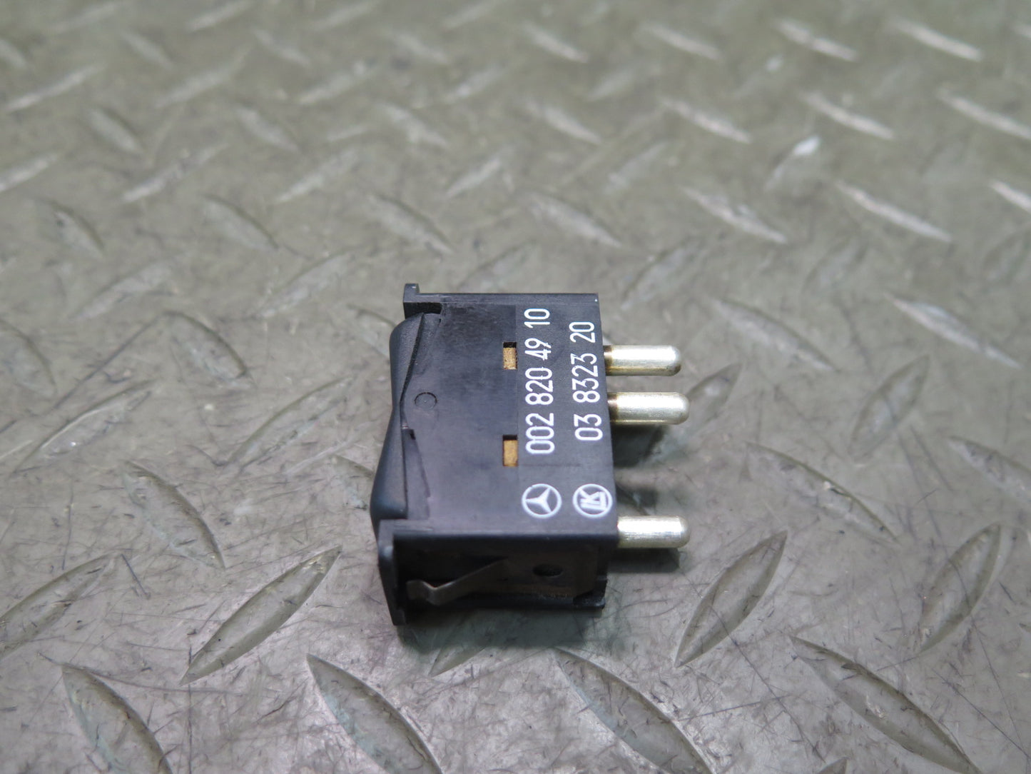 86-89 Mercedes R107 560SL Dashboard Dome Interior Light Switch 0028204910 OEM
