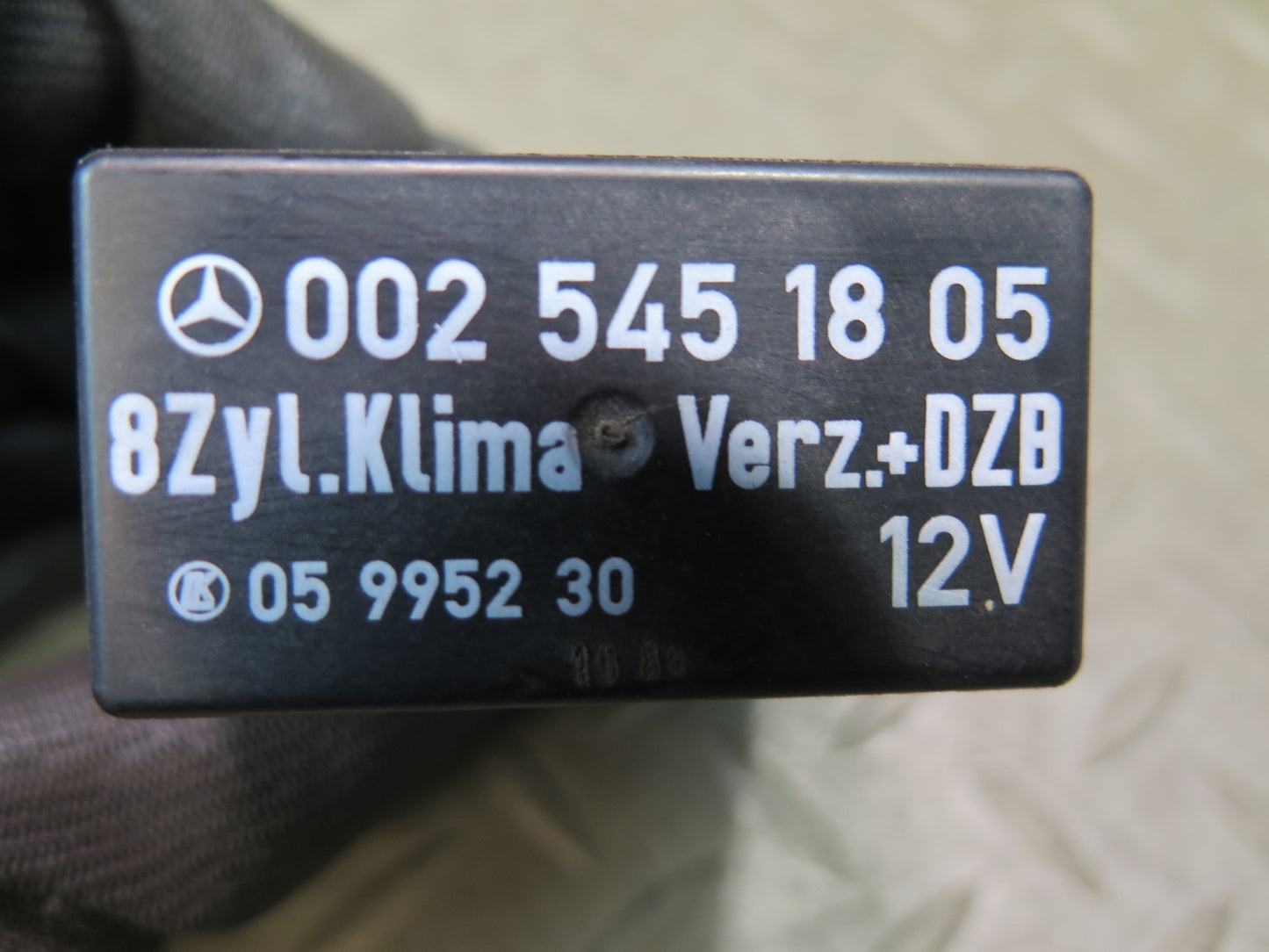 86-89 Mercedes R107 560SL A/C Air Condition Fuse Relay Module 0025451805 OEM