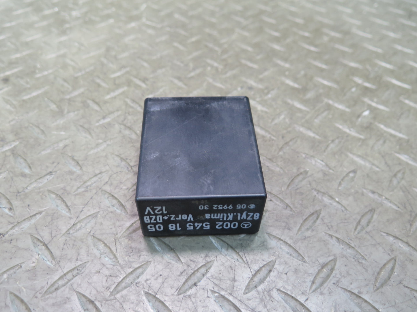 86-89 Mercedes R107 560SL A/C Air Condition Fuse Relay Module 0025451805 OEM