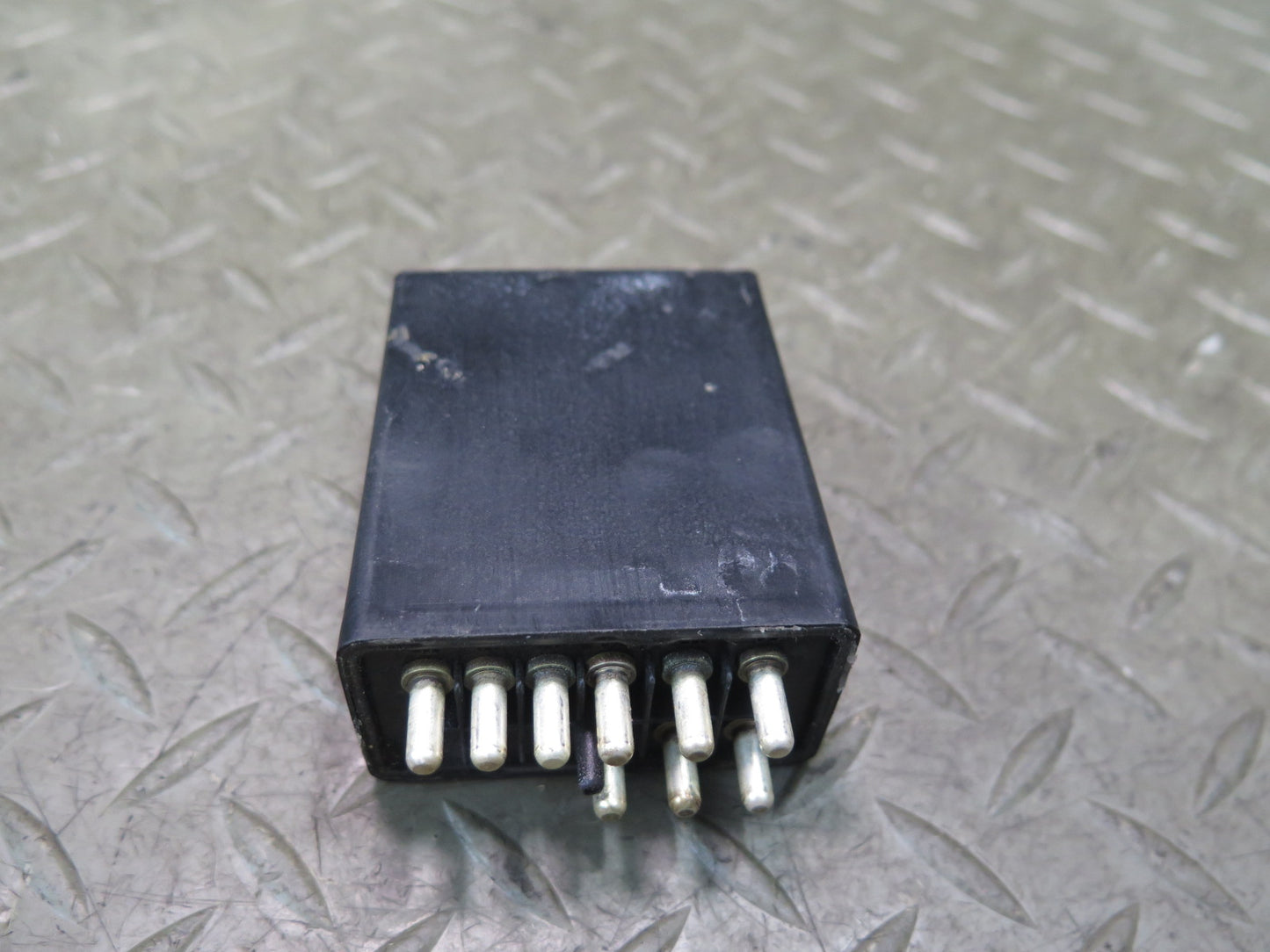86-89 Mercedes R107 560S Lfuel Pump Relay Module 0025451605 OEM