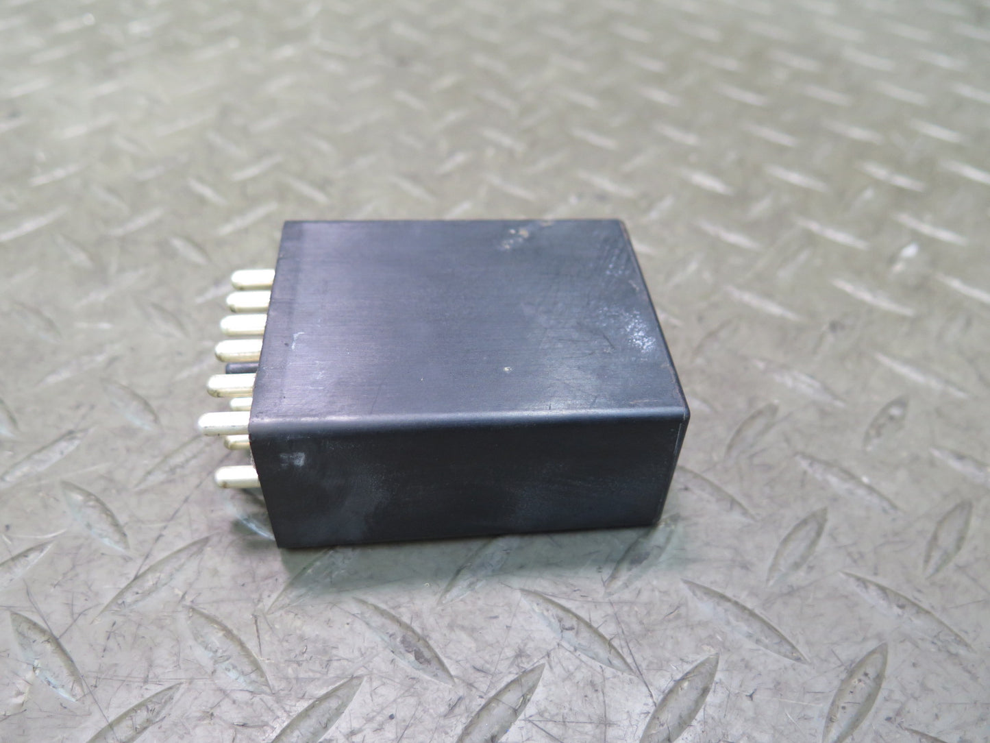 86-89 Mercedes R107 560S Lfuel Pump Relay Module 0025451605 OEM