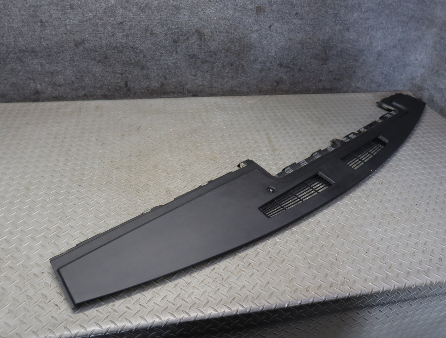 2003-2007 Hummer H2 Dash Upper Defrost Air Vent Grille Trim Panel 15102556